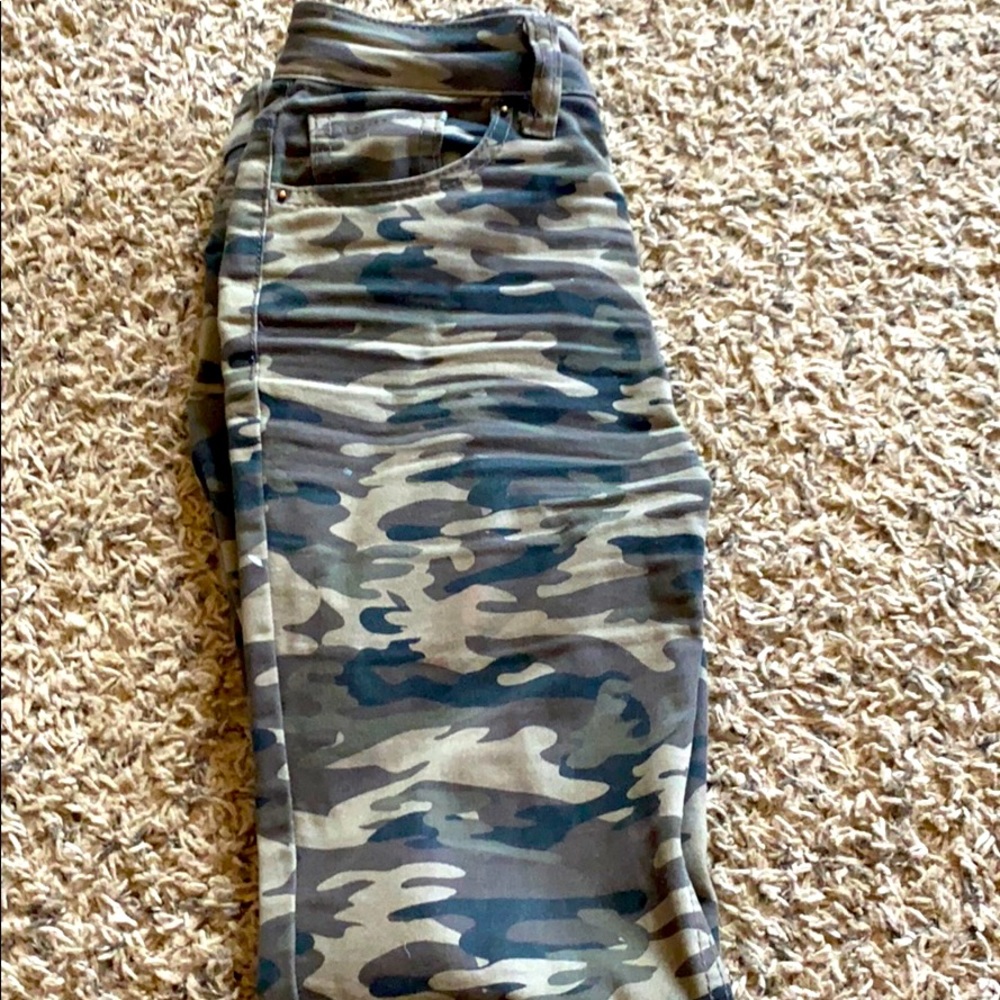 NOBO camo jeans